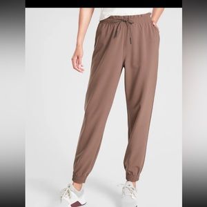 Athleta Metropolis Primatwill Jogger Lifestyle Travel Pant #530639 NWT! 12